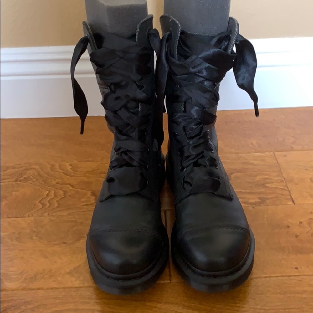🥾🌹Dr Martens. Brand New!! Never worn.